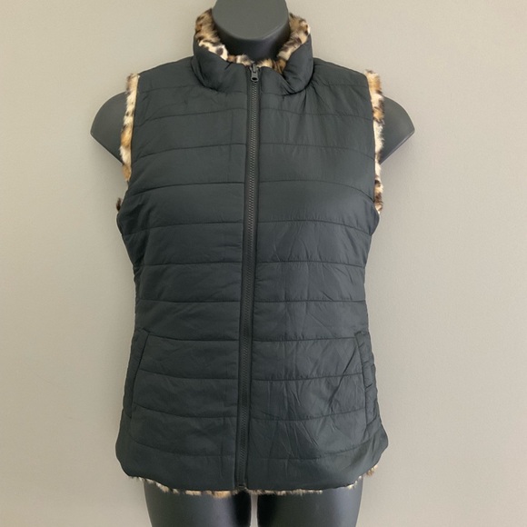 Reversible animal print vest - Picture 3 of 9